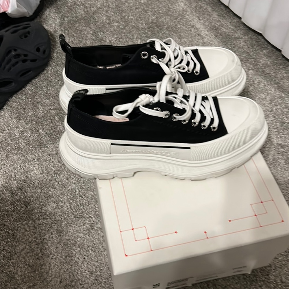 Used Black & white Alexander McQueen size 45 only worn twice.